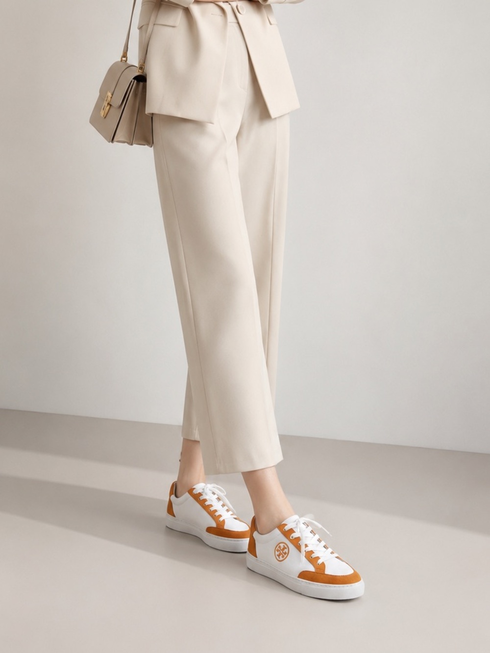Tory Burch Color Block T Logo Leather Sneakers White Orange Women’s US 10.5 NWT - Picture 3 of 12